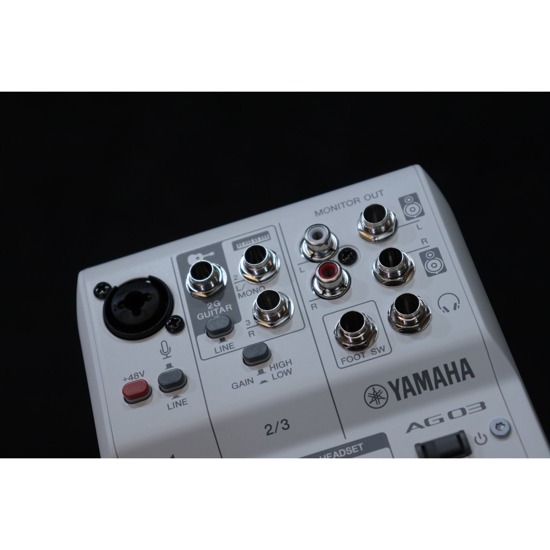 YAMAHA AG03MK2 WHITE 3-CHANNEL LIVE STREAMING LOOPBACK AUDIO USB