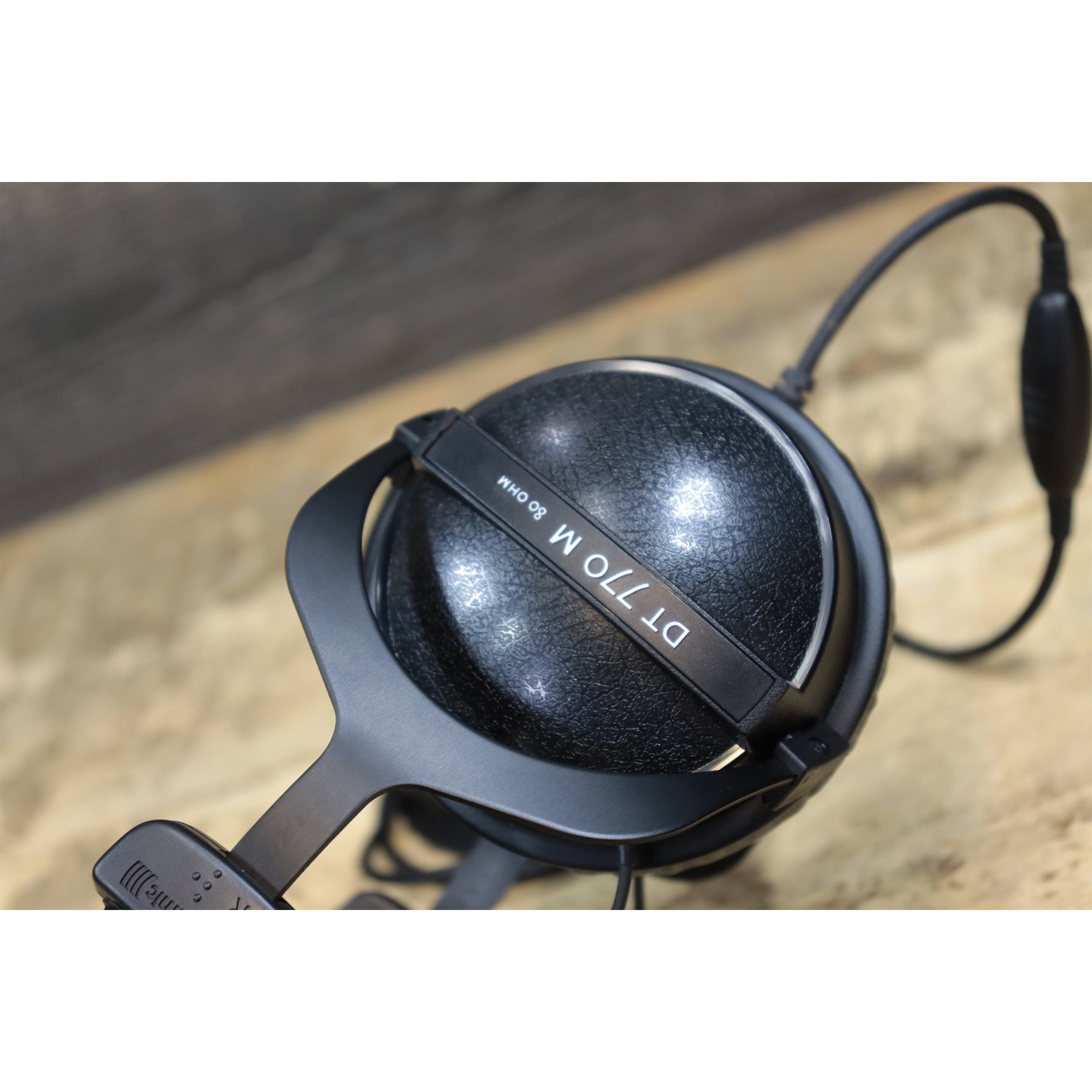 BEYERDYNAMIC DT 770 M 80 OHMS CLOSED-BACK MONITOR W/HIGH ATTENUATION